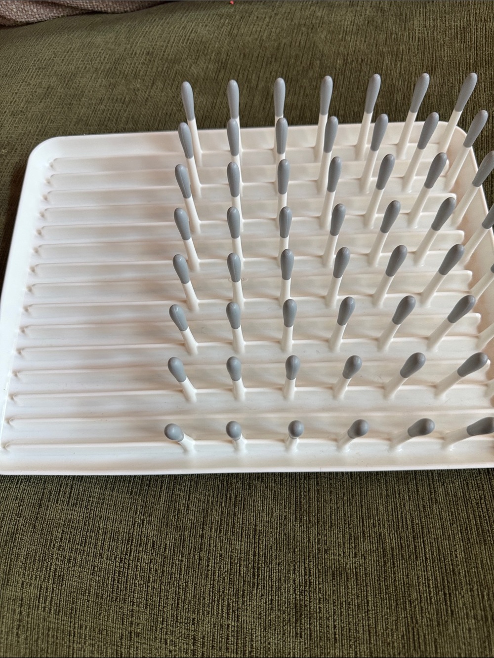 OXO White Bottle Drying Rack with Gray Peg Tips